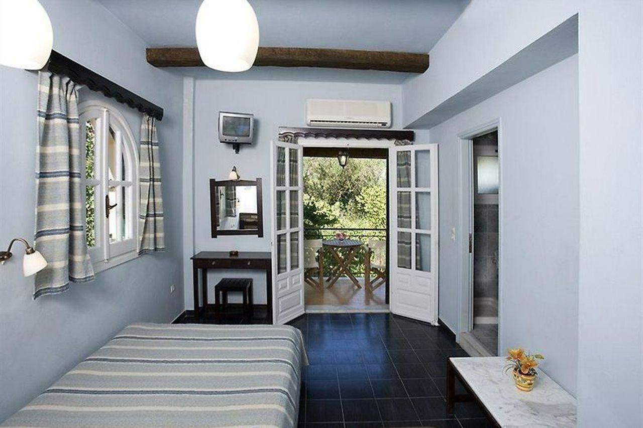 Yannis Servos Barbati Apartments Ngoại thất bức ảnh