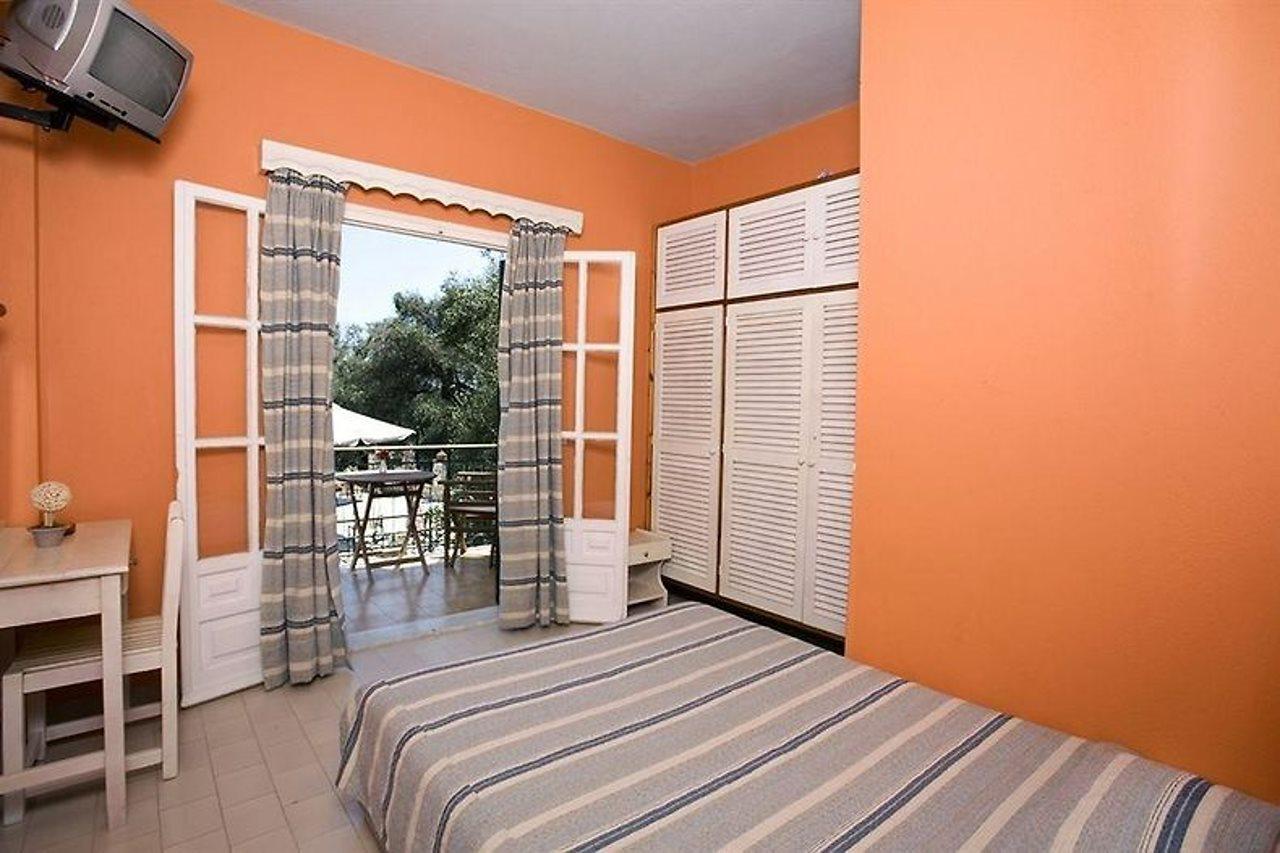 Yannis Servos Barbati Apartments Ngoại thất bức ảnh